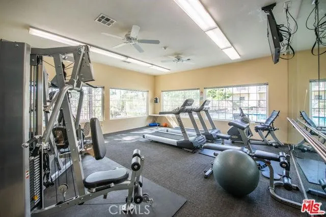 5805 Oak Bend Lane #407 Oak Park, CA 91377