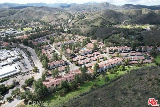 5805 Oak Bend Lane #407 Oak Park, CA 91377