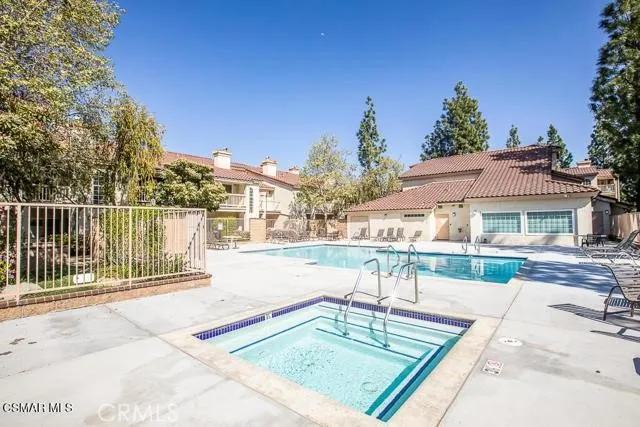 5805 Oak Bend Lane #407 Oak Park, CA 91377