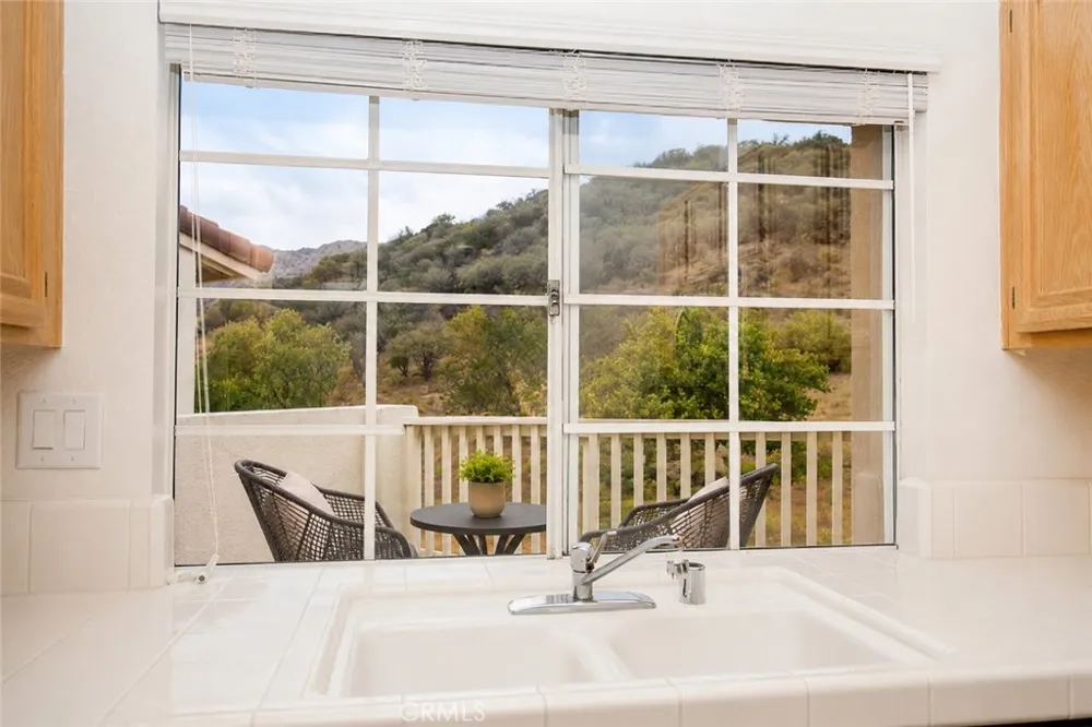 5805 Oak Bend Lane #407 Oak Park, CA 91377