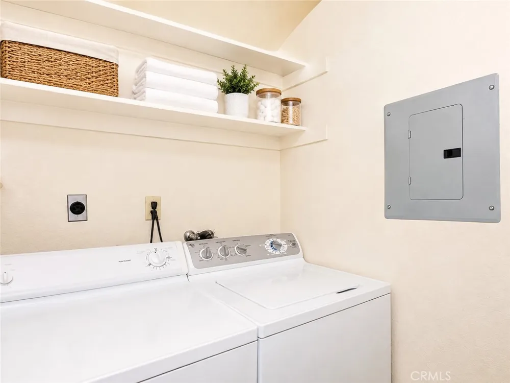 5805 Oak Bend Lane #407 Oak Park, CA 91377