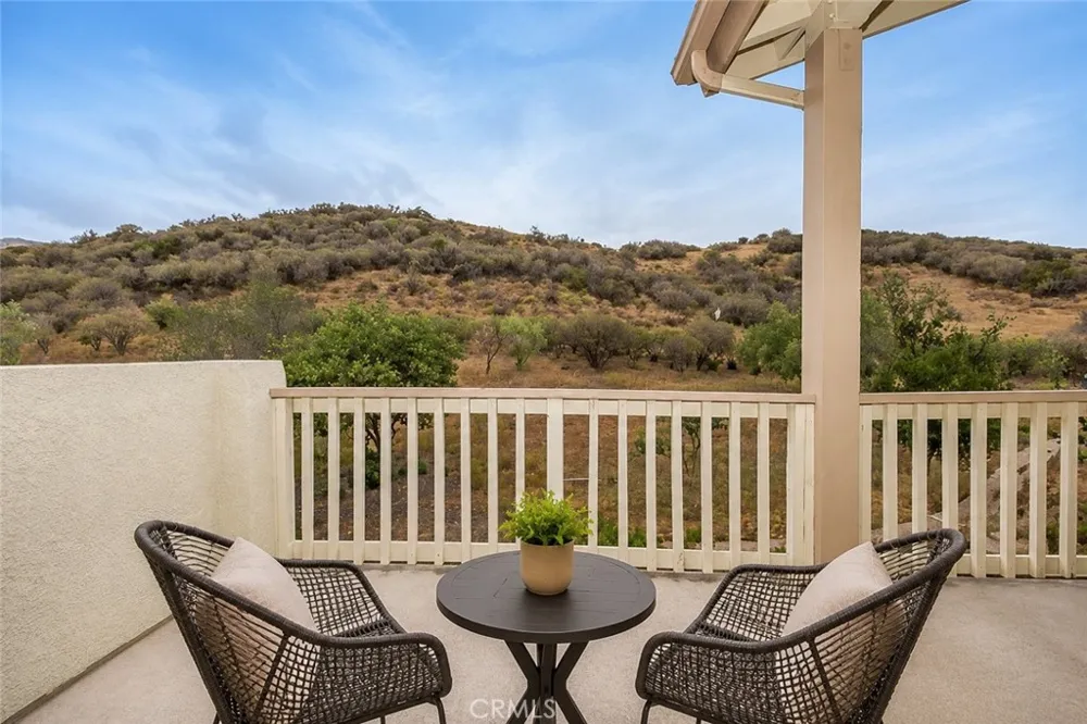 5805 Oak Bend Lane #407 Oak Park, CA 91377