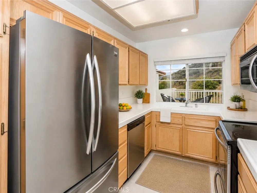 5805 Oak Bend Lane #407 Oak Park, CA 91377
