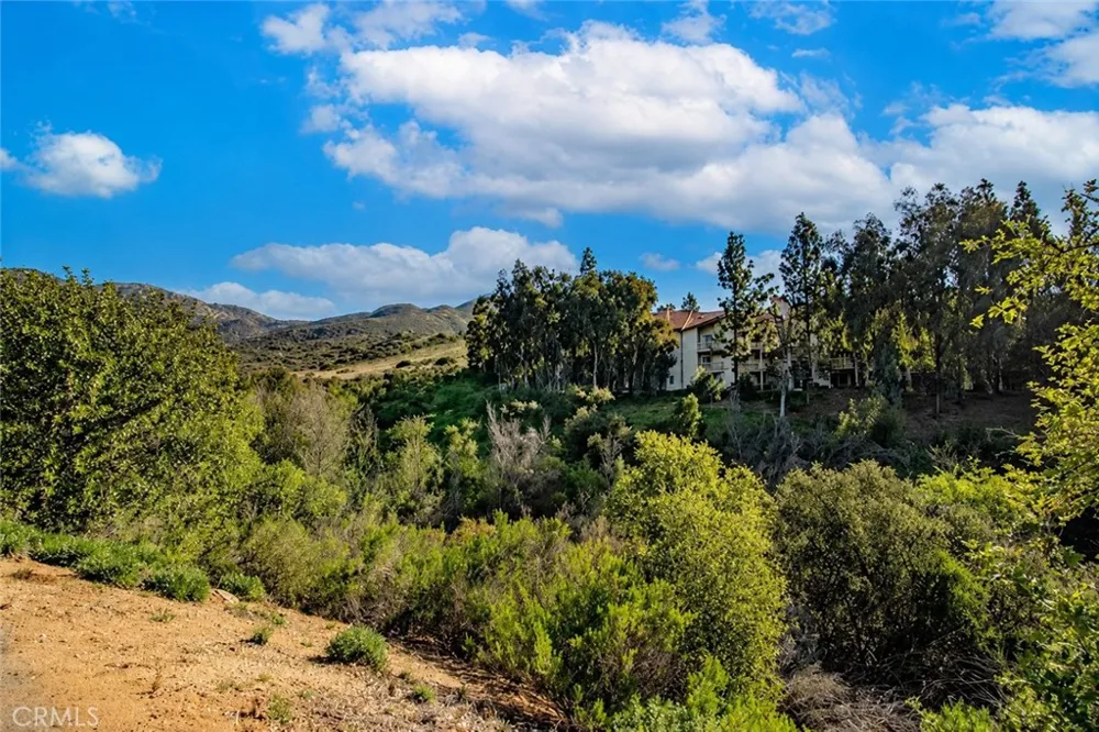 5805 Oak Bend Lane #407 Oak Park, CA 91377