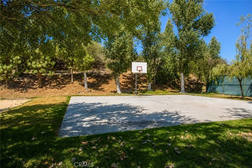 5805 Oak Bend Lane #407 Oak Park, CA 91377