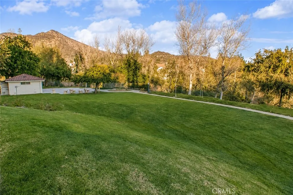 5805 Oak Bend Lane #407 Oak Park, CA 91377