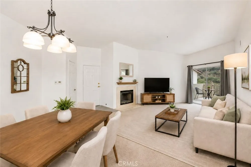 5805 Oak Bend Lane #407 Oak Park, CA 91377