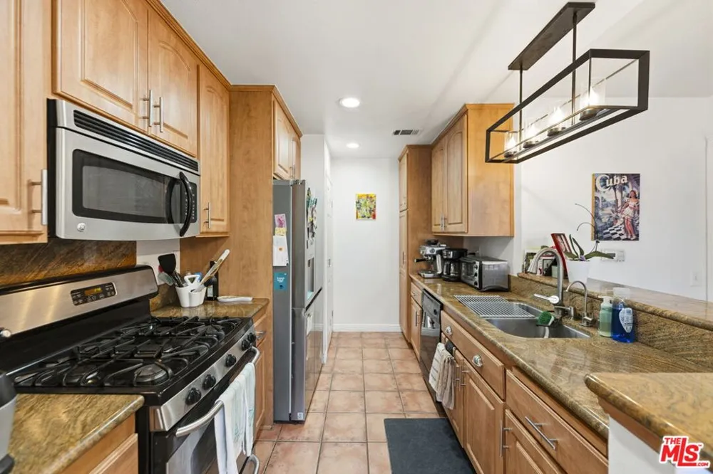 2352 Archwood Lane #50 Simi Valley, CA 93063