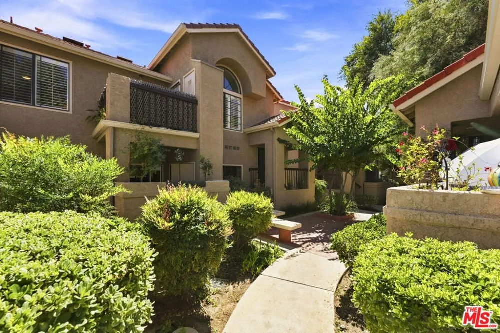 2352 Archwood Lane #50 Simi Valley, CA 93063