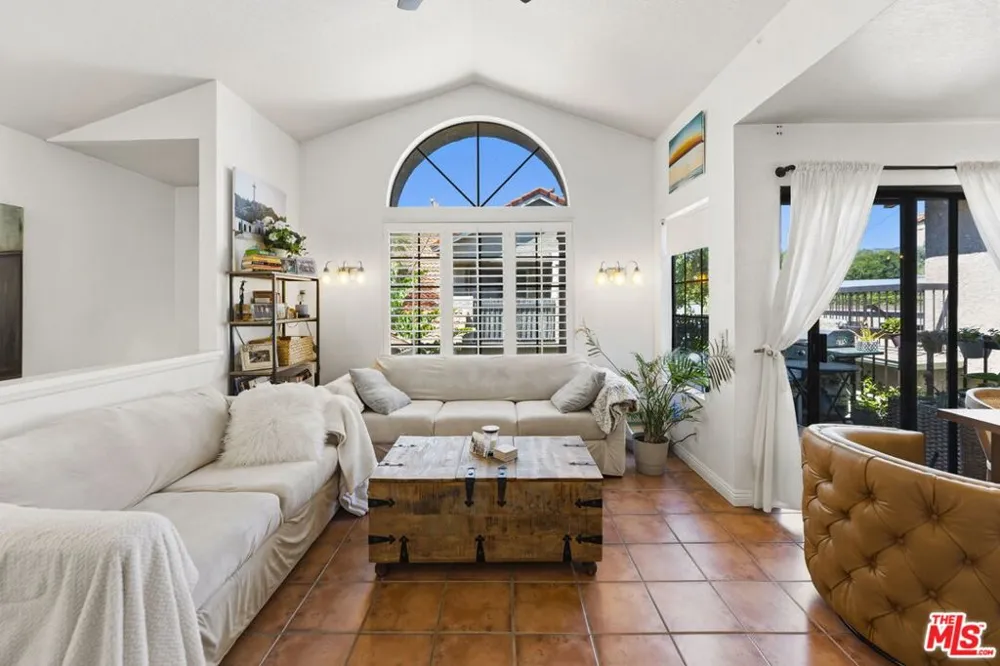 2352 Archwood Lane #50 Simi Valley, CA 93063
