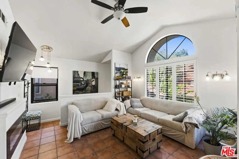 2352 Archwood Lane #50 Simi Valley, CA 93063