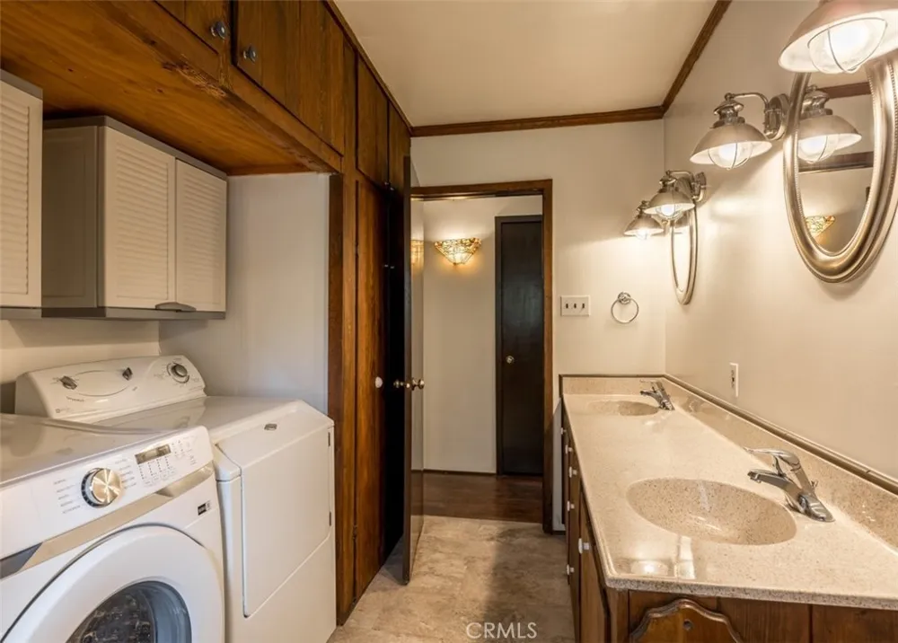 925 E LANE Big Bear City, CA 92314