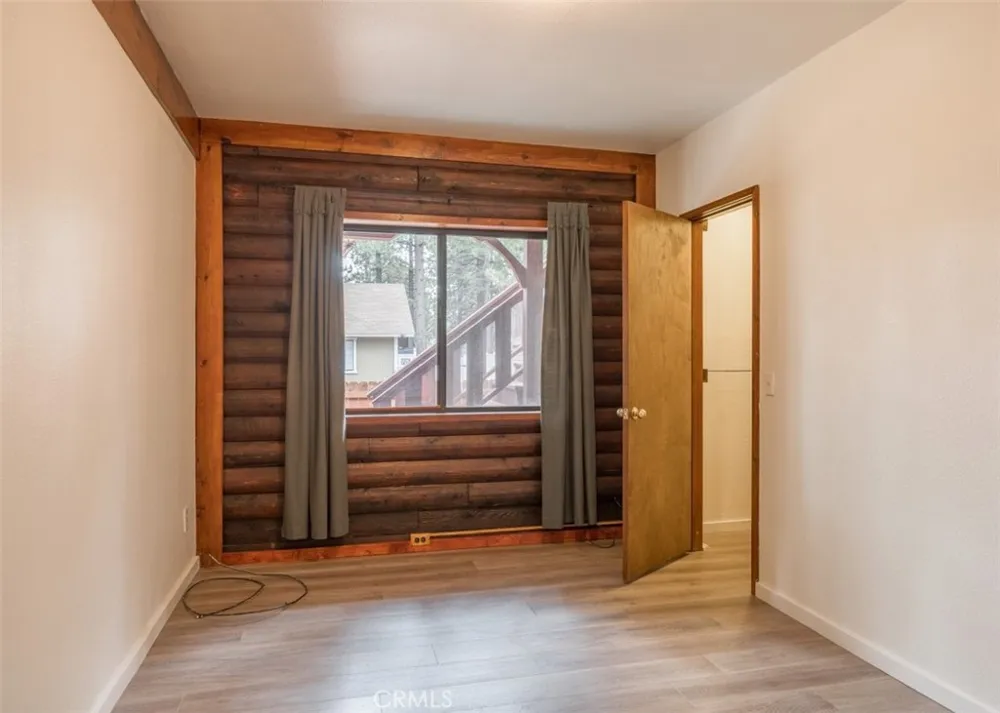 925 E LANE Big Bear City, CA 92314