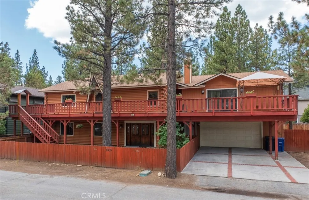 925 E LANE Big Bear City, CA 92314