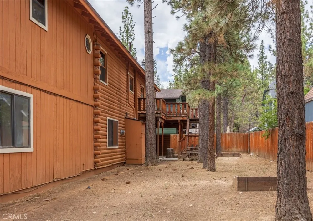 925 E LANE Big Bear City, CA 92314