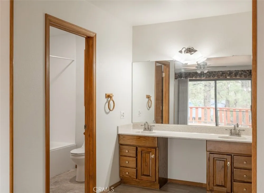 925 E LANE Big Bear City, CA 92314