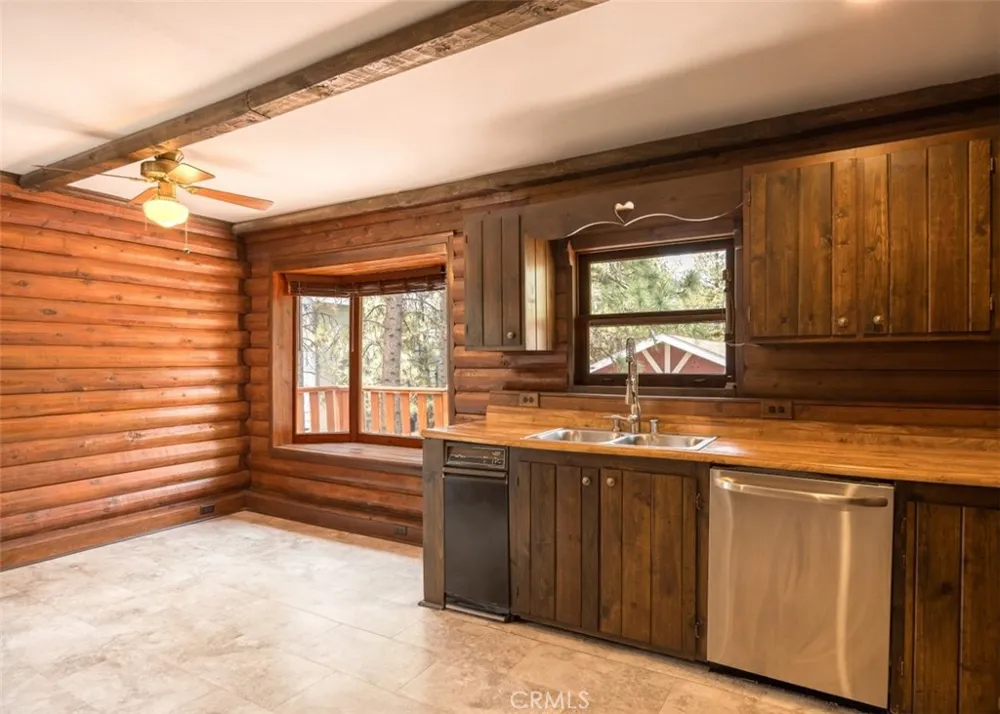 925 E LANE Big Bear City, CA 92314