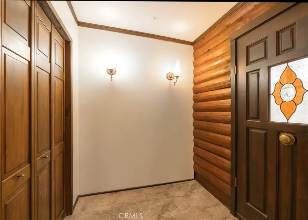 925 E LANE Big Bear City, CA 92314
