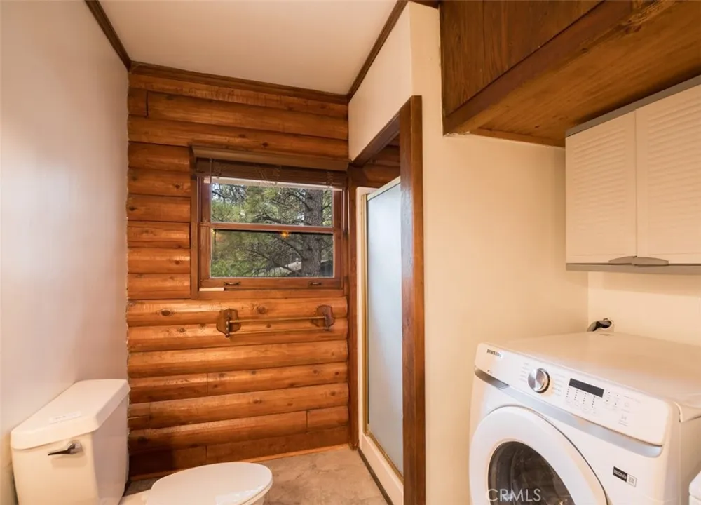 925 E LANE Big Bear City, CA 92314