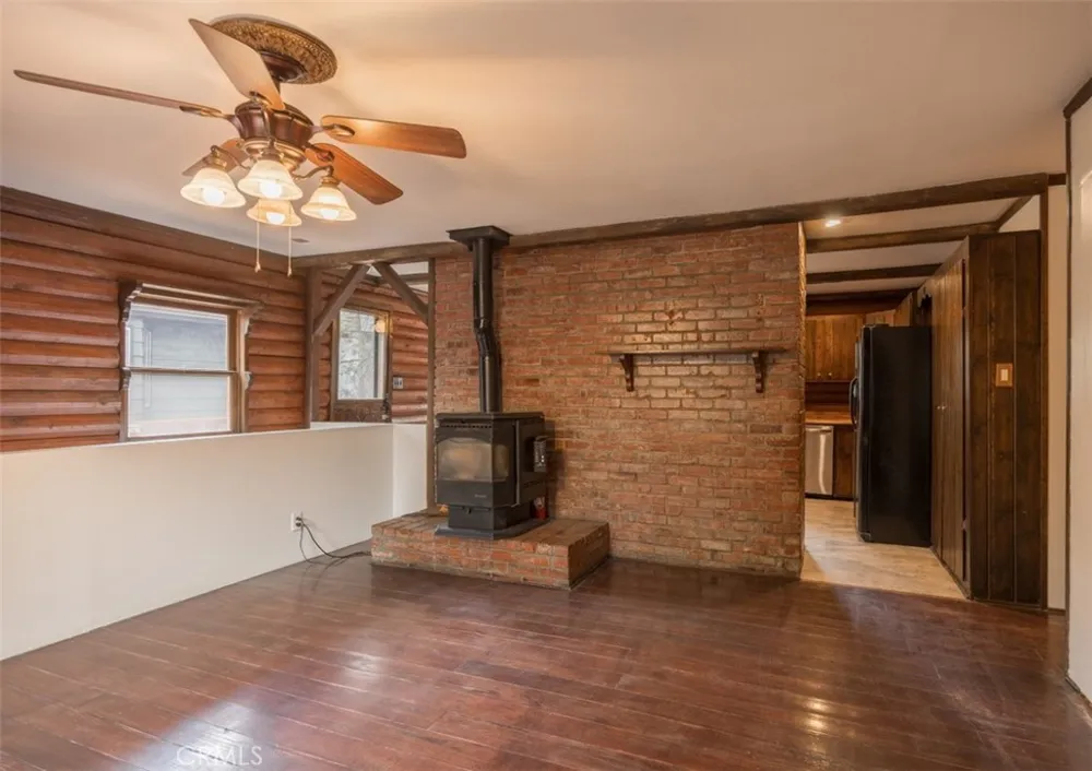 925 E LANE Big Bear City, CA 92314