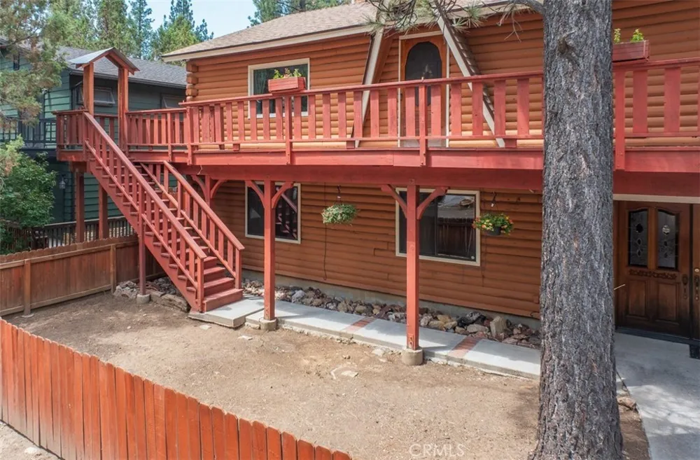 925 E LANE Big Bear City, CA 92314
