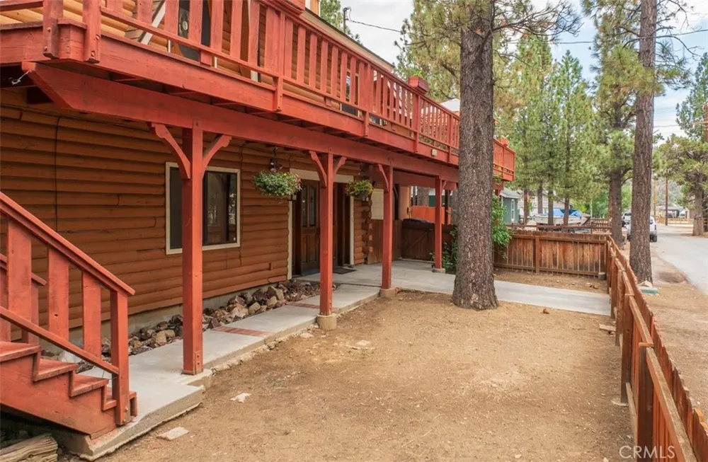 925 E LANE Big Bear City, CA 92314