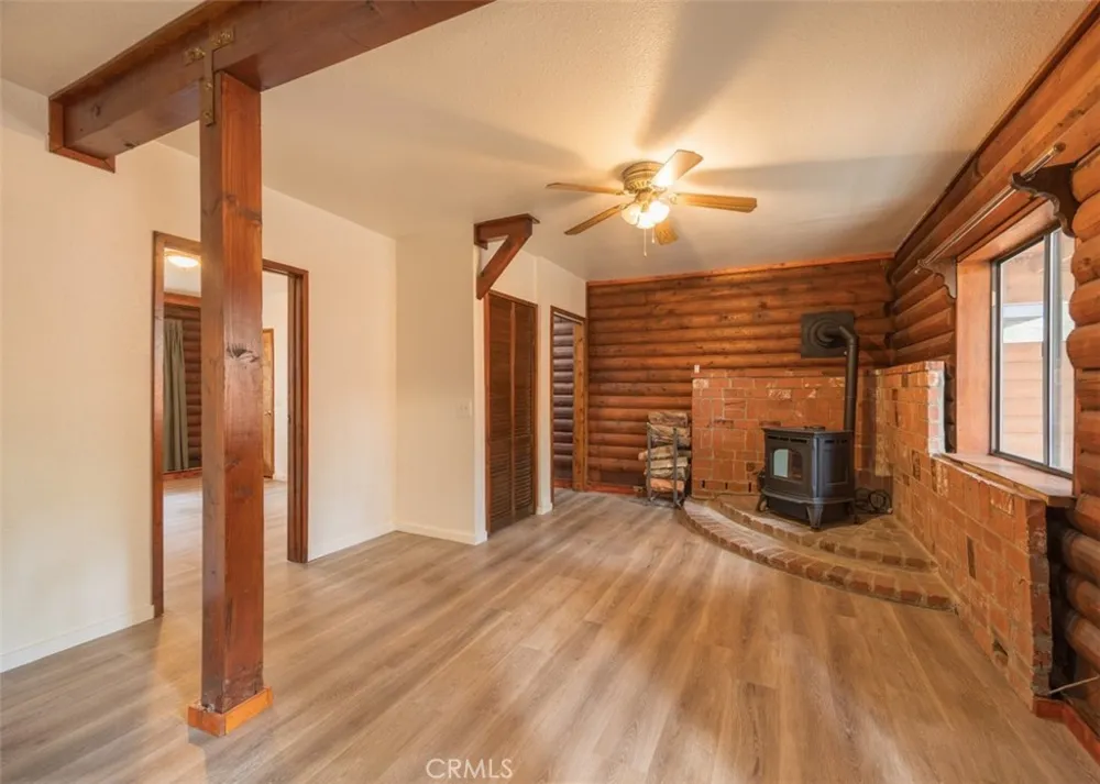 925 E LANE Big Bear City, CA 92314