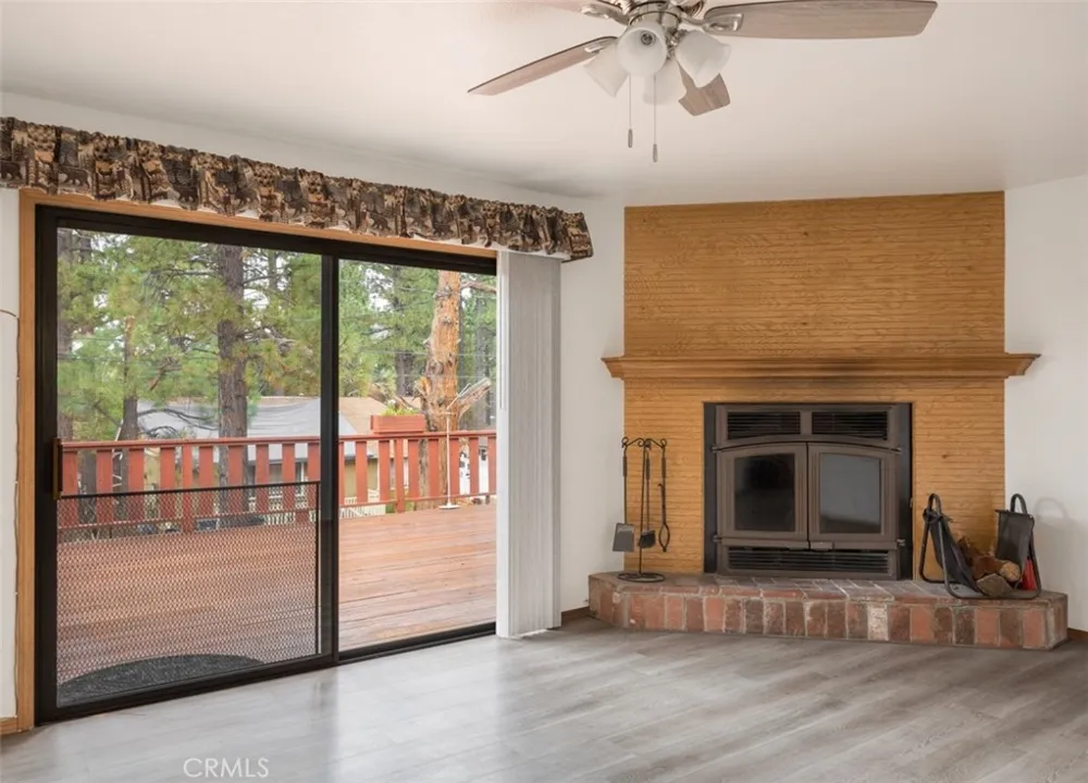 925 E LANE Big Bear City, CA 92314