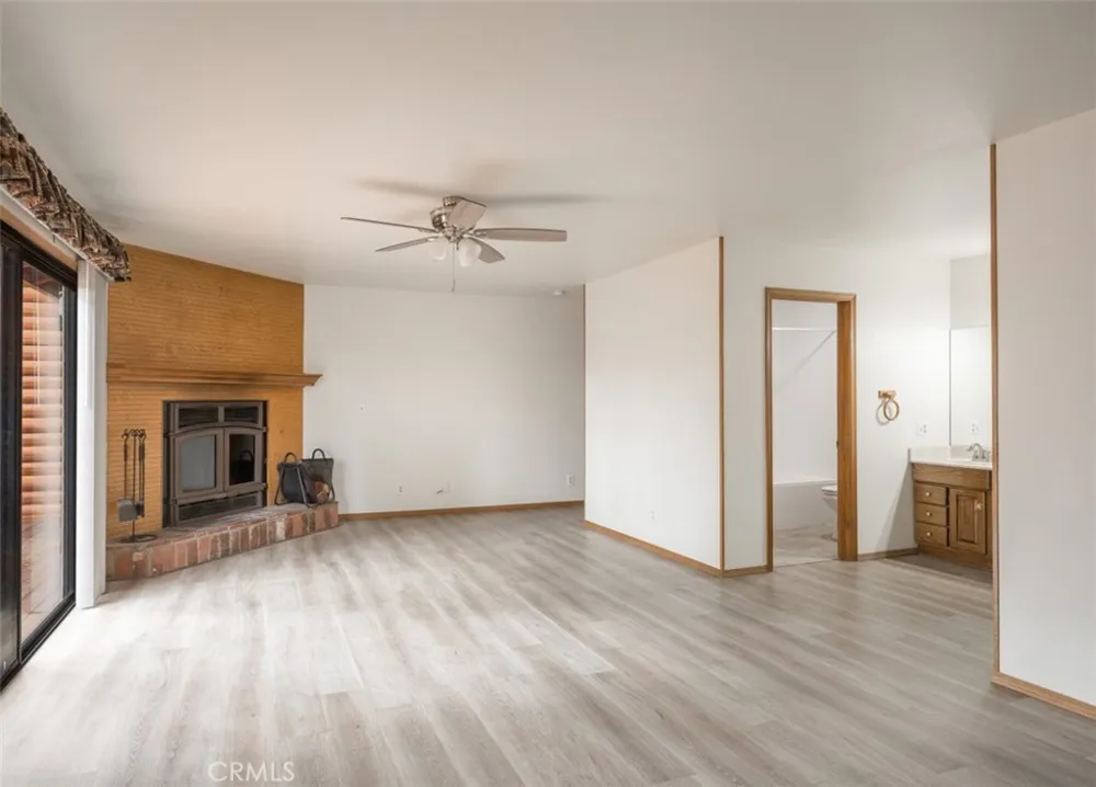 925 E LANE Big Bear City, CA 92314