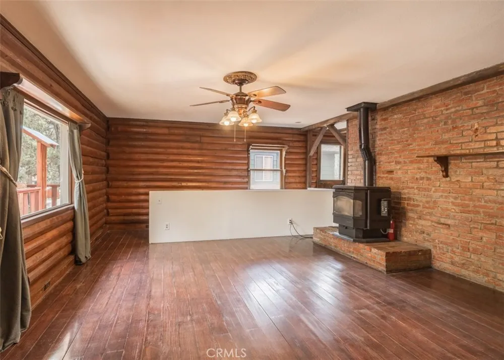 925 E LANE Big Bear City, CA 92314