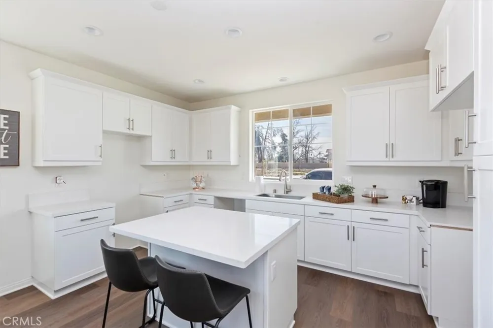 1992 Nathan Lane San Jacinto, CA 92582
