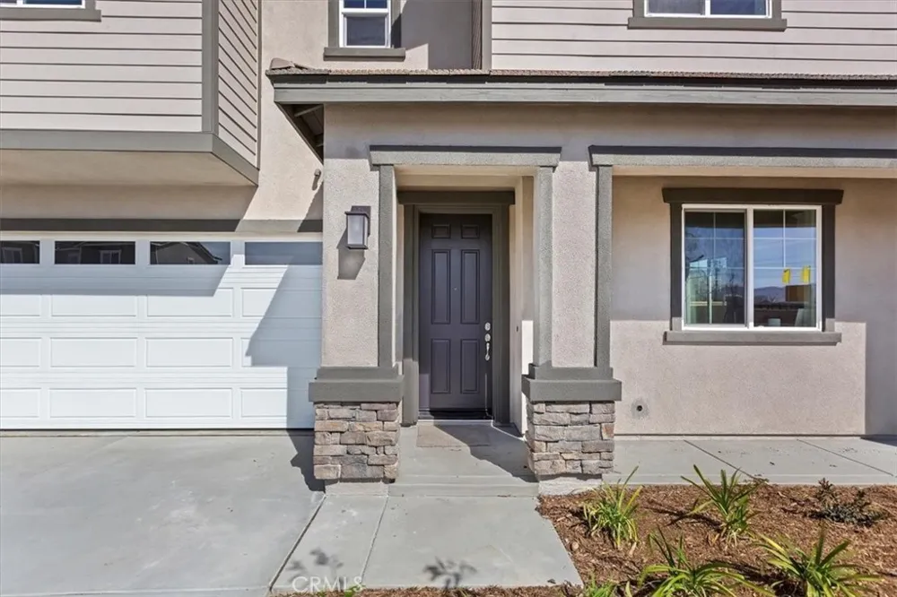 1992 Nathan Lane San Jacinto, CA 92582