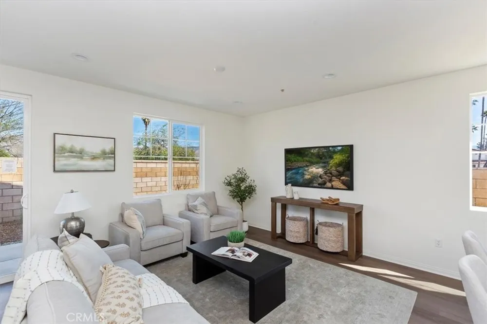 1992 Nathan Lane San Jacinto, CA 92582