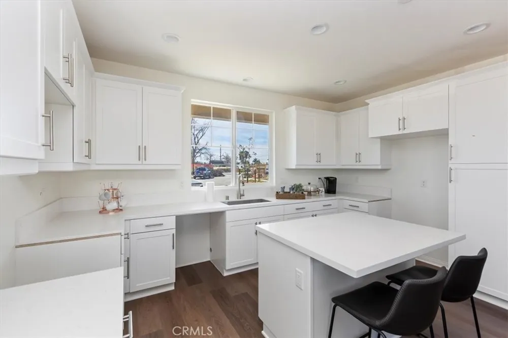 1992 Nathan Lane San Jacinto, CA 92582