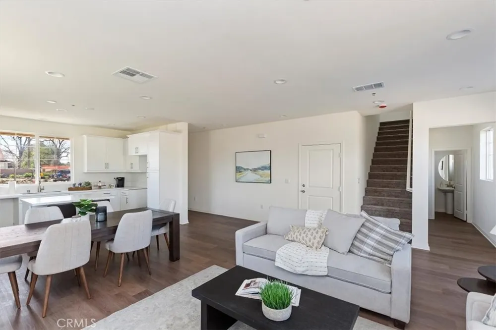 1992 Nathan Lane San Jacinto, CA 92582