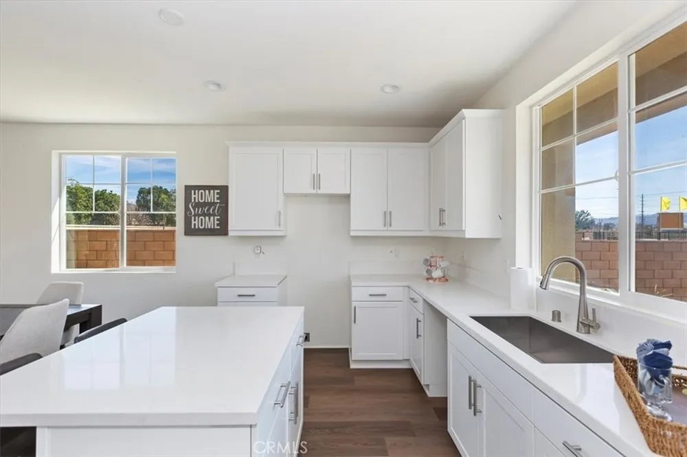 1992 Nathan Lane San Jacinto, CA 92582
