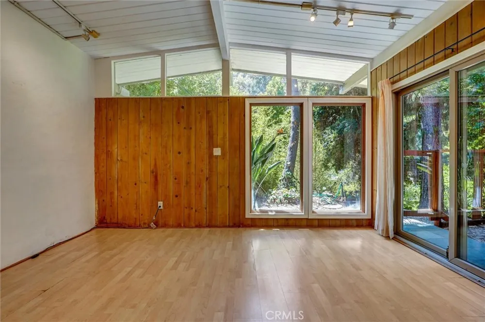 9837 Easton Beverly Hills, CA 90210