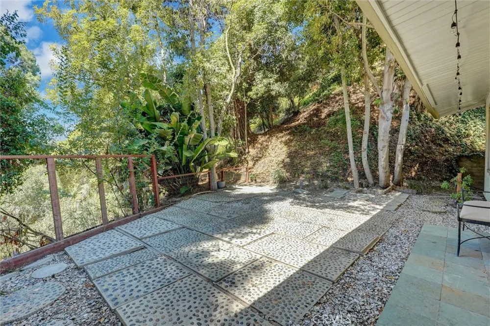 9837 Easton Beverly Hills, CA 90210