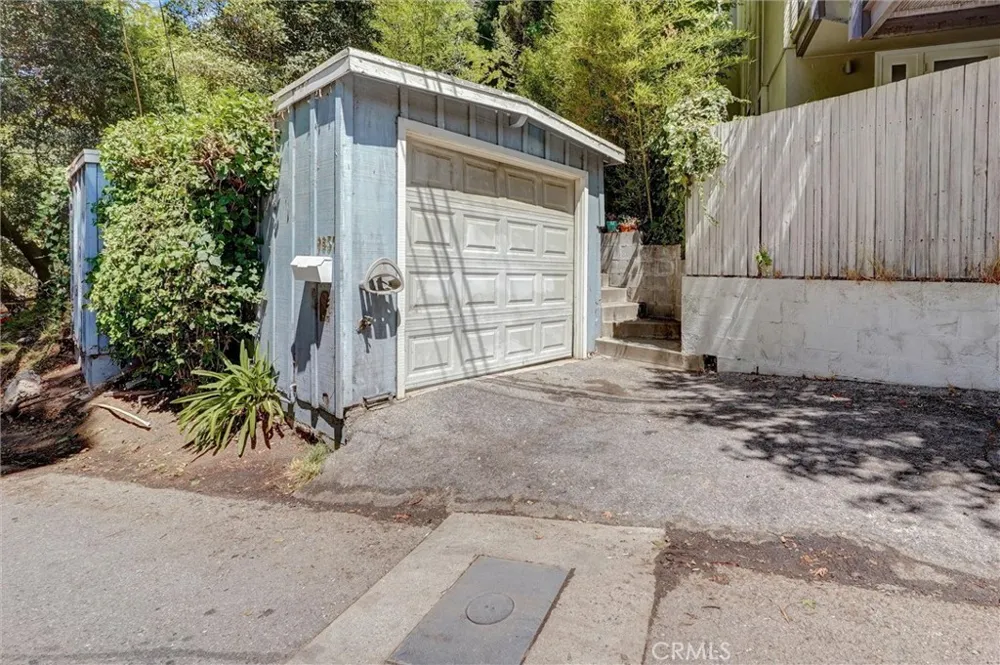 9837 Easton Beverly Hills, CA 90210