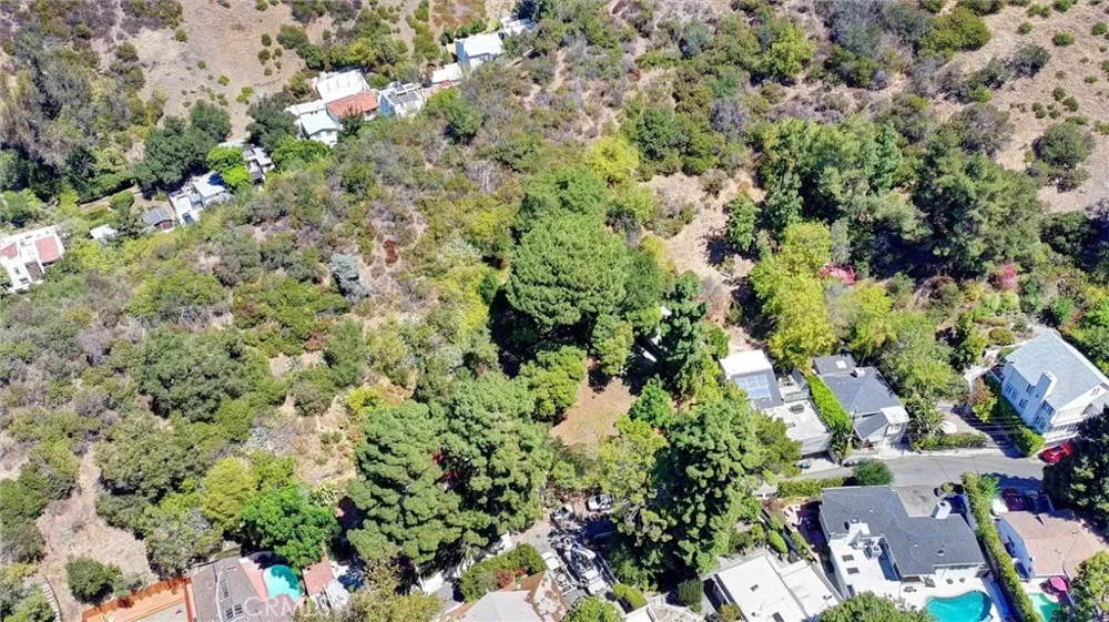 9837 Easton Beverly Hills, CA 90210