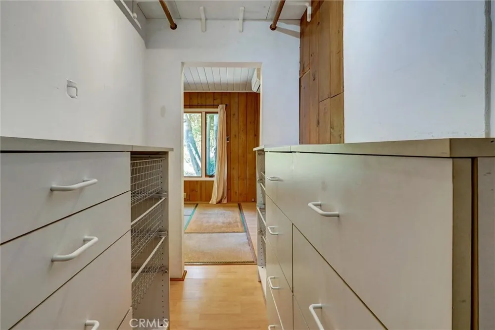 9837 Easton Beverly Hills, CA 90210