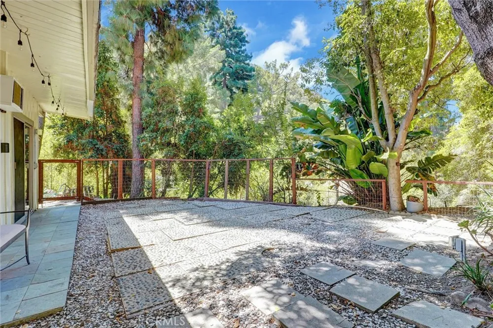 9837 Easton Beverly Hills, CA 90210
