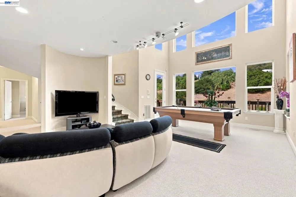 1769 Carmel Ct Hayward, CA 94541