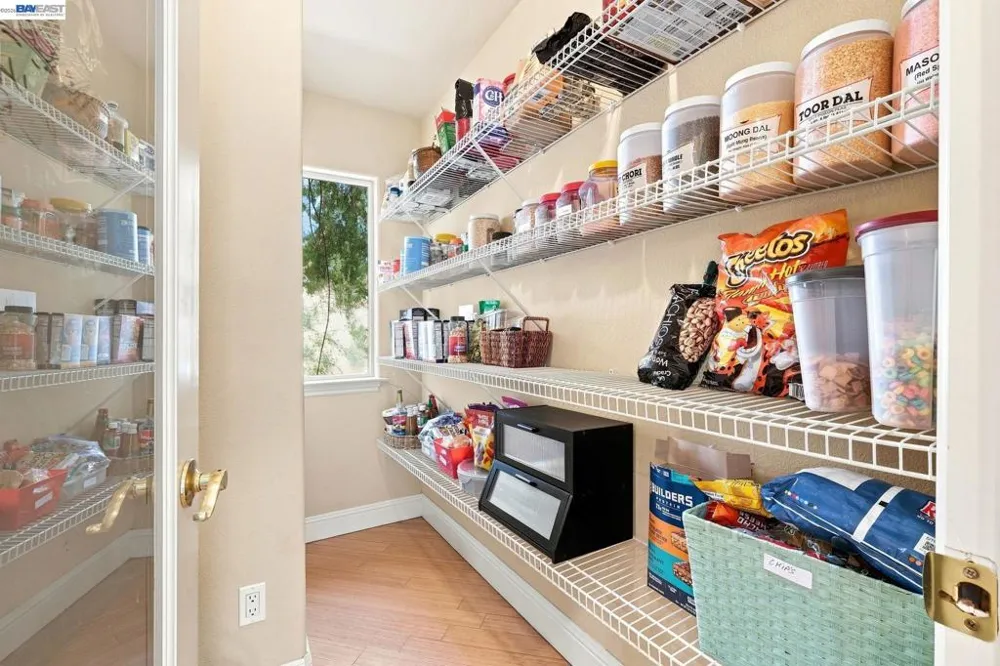 1769 Carmel Ct Hayward, CA 94541
