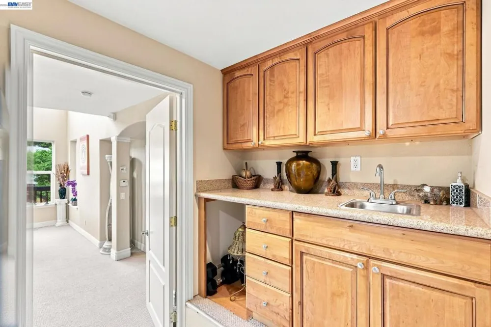 1769 Carmel Ct Hayward, CA 94541