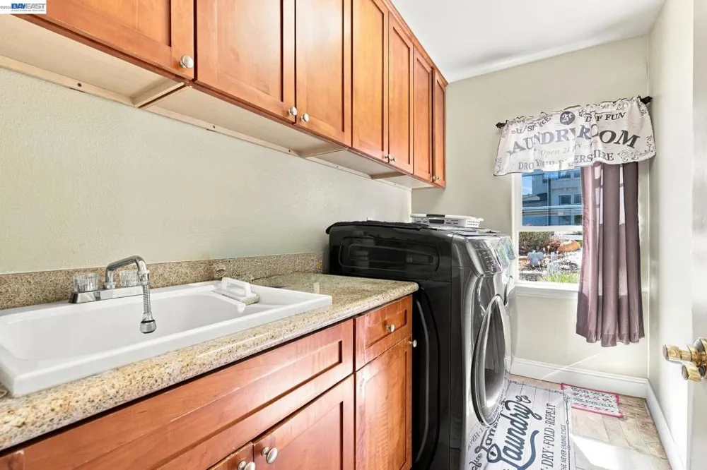 1769 Carmel Ct Hayward, CA 94541