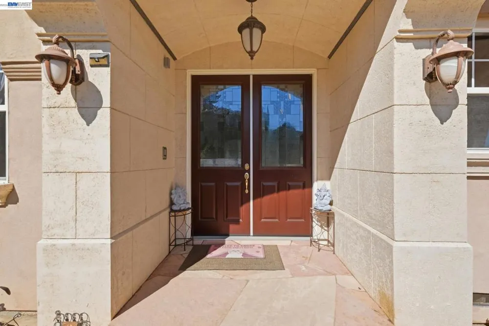 1769 Carmel Ct Hayward, CA 94541