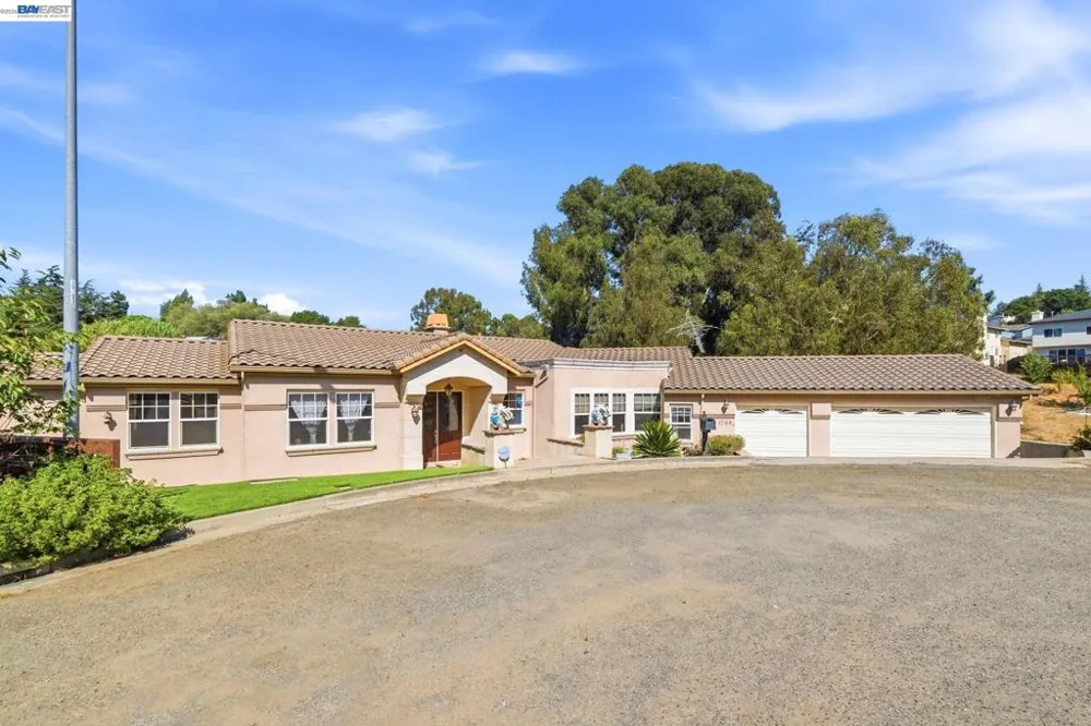 1769 Carmel Ct Hayward, CA 94541