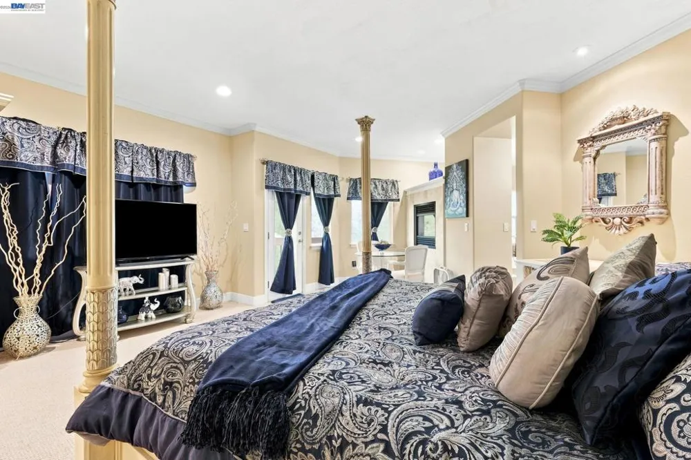 1769 Carmel Ct Hayward, CA 94541