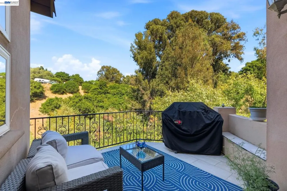 1769 Carmel Ct Hayward, CA 94541
